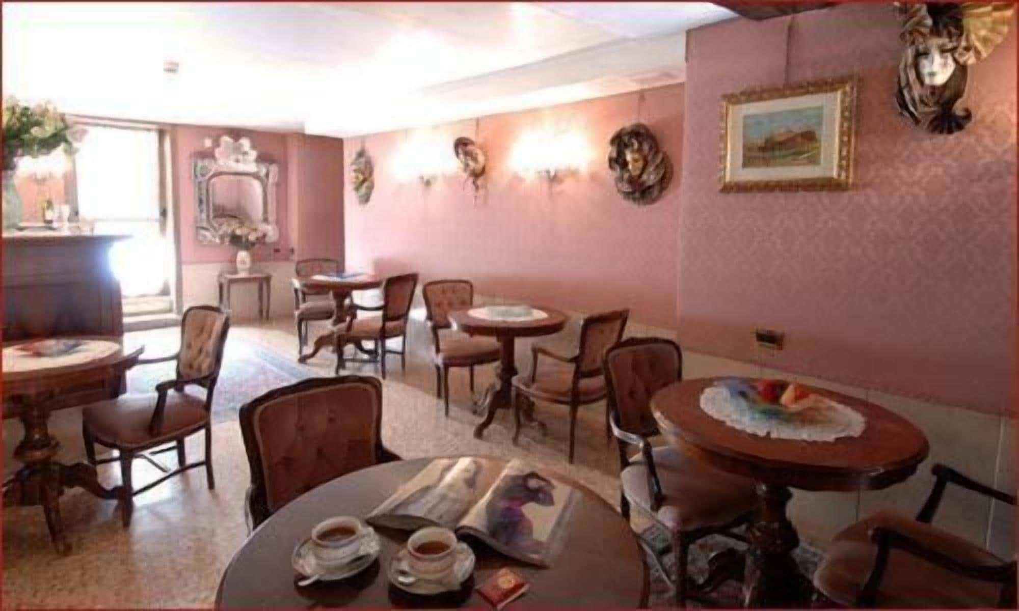 Photo - Hotel Canal