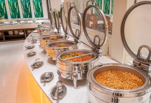 Dagelijks ontbijtbuffet (USD 19.22 per persoon)