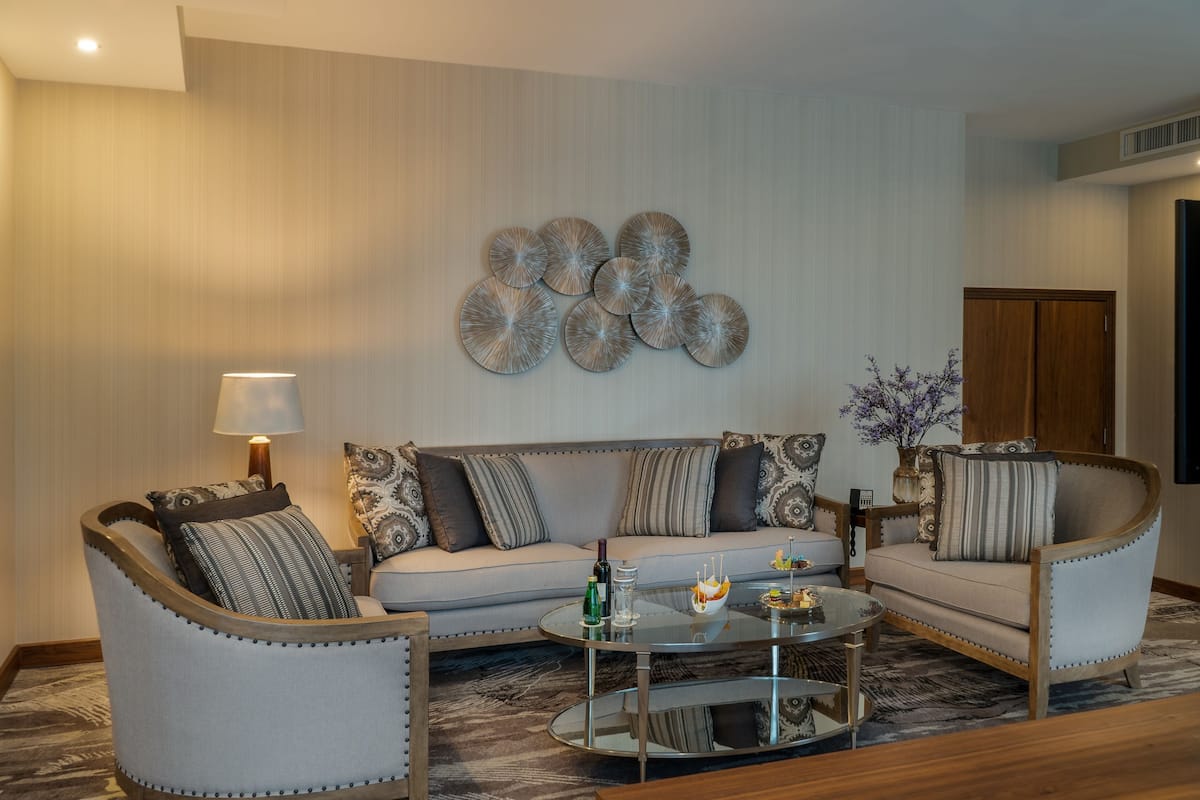 Presidential Suite, 1 King Bed, Non Smoking, City View | 1 bedroom, premium bedding, Tempur-Pedic beds, minibar
