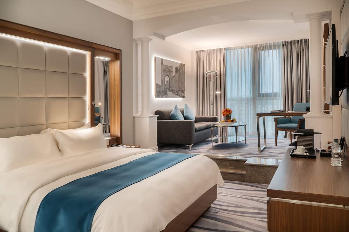 Executive Room, 1 Bedroom | 1 bedroom, premium bedding, Tempur-Pedic beds, minibar