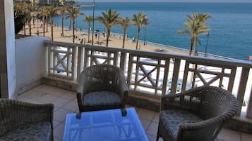 Suite presidencial, para fumadores, vista al mar | Balcón