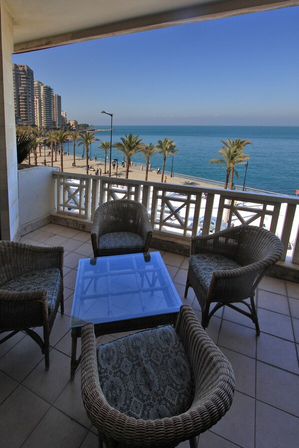 Presidential-sviitti, tupakointi sallittu, merinäköala | Parveke