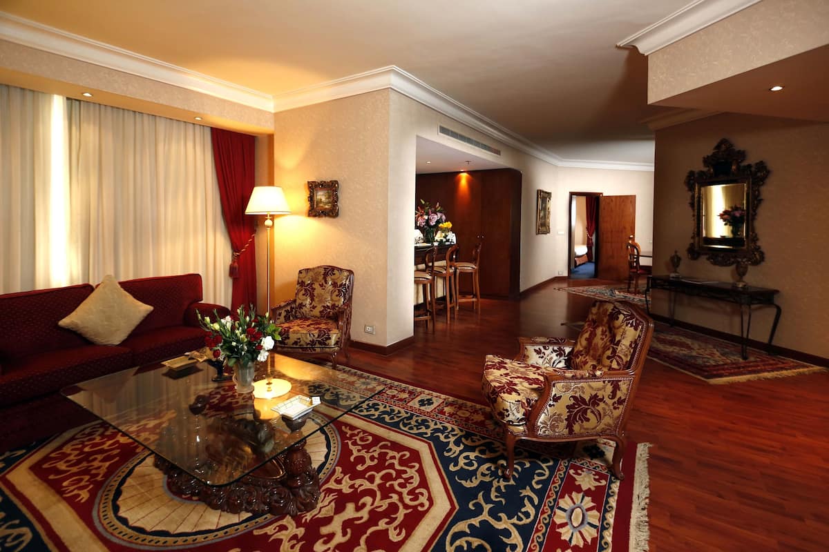 Presidential Suite, Smoking, Sea View
