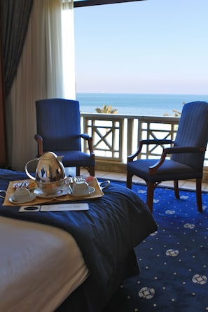 1 bedroom, Egyptian cotton sheets, premium bedding, Select Comfort beds - The Bayview Hotel (Beirut)