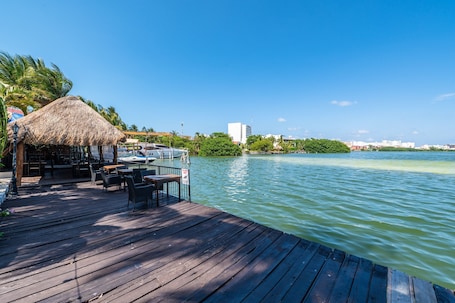 Lago. Hotel Imperial Laguna Faranda