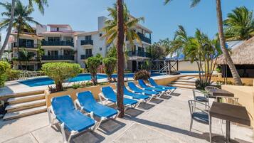 Outdoor pool, open 8:00 AM to 8:30 PM, sun loungers