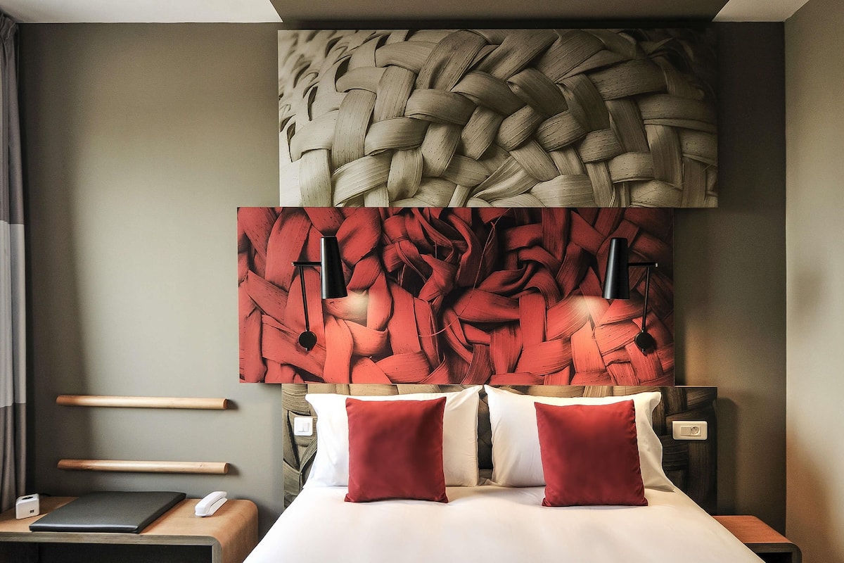 Double Room, 1 Double Bed | Premium bedding, individually furnished, desk, laptop workspace