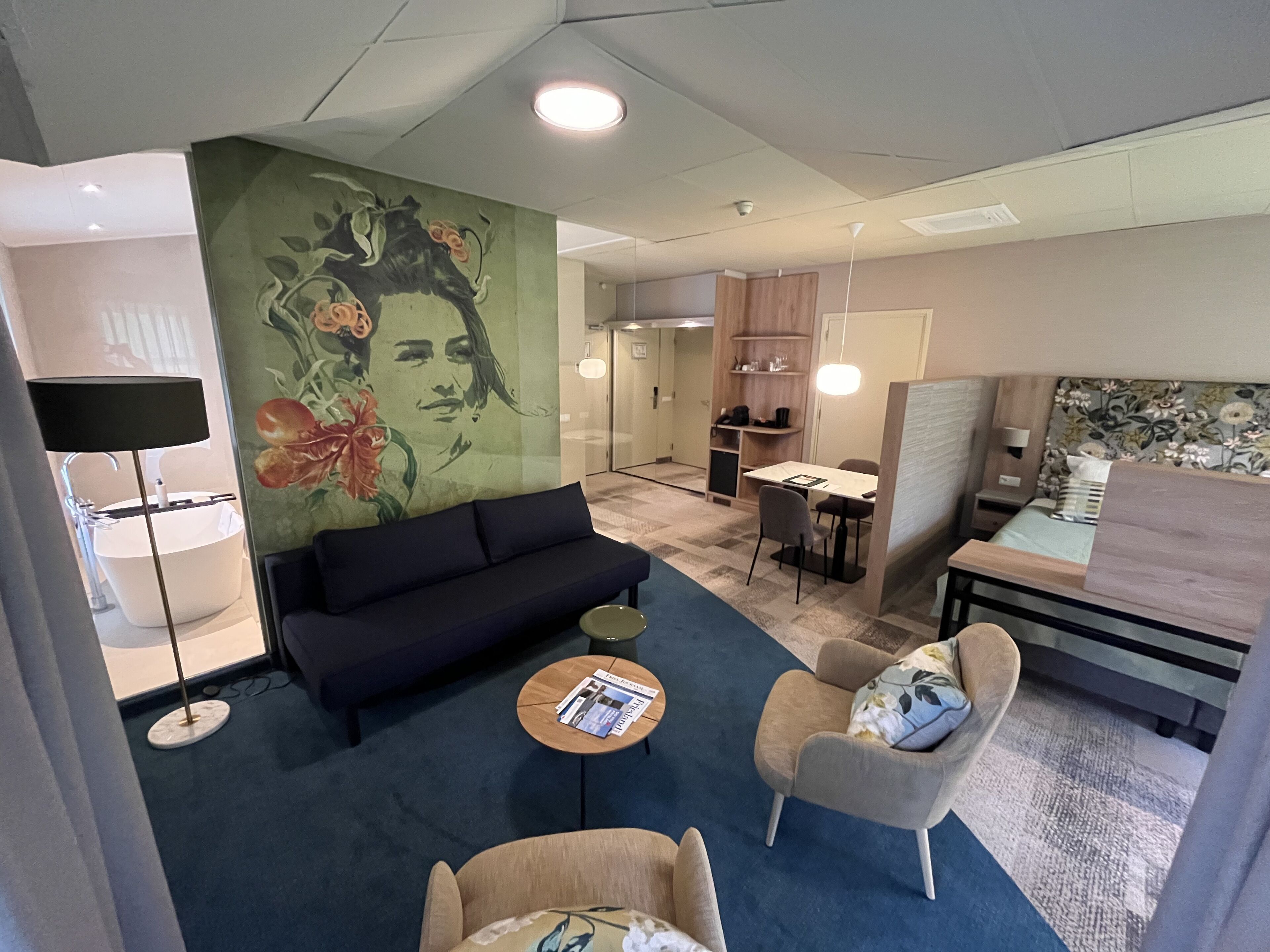 executive double room | 1 bedroom, premium bedding, minibar, in-room safe