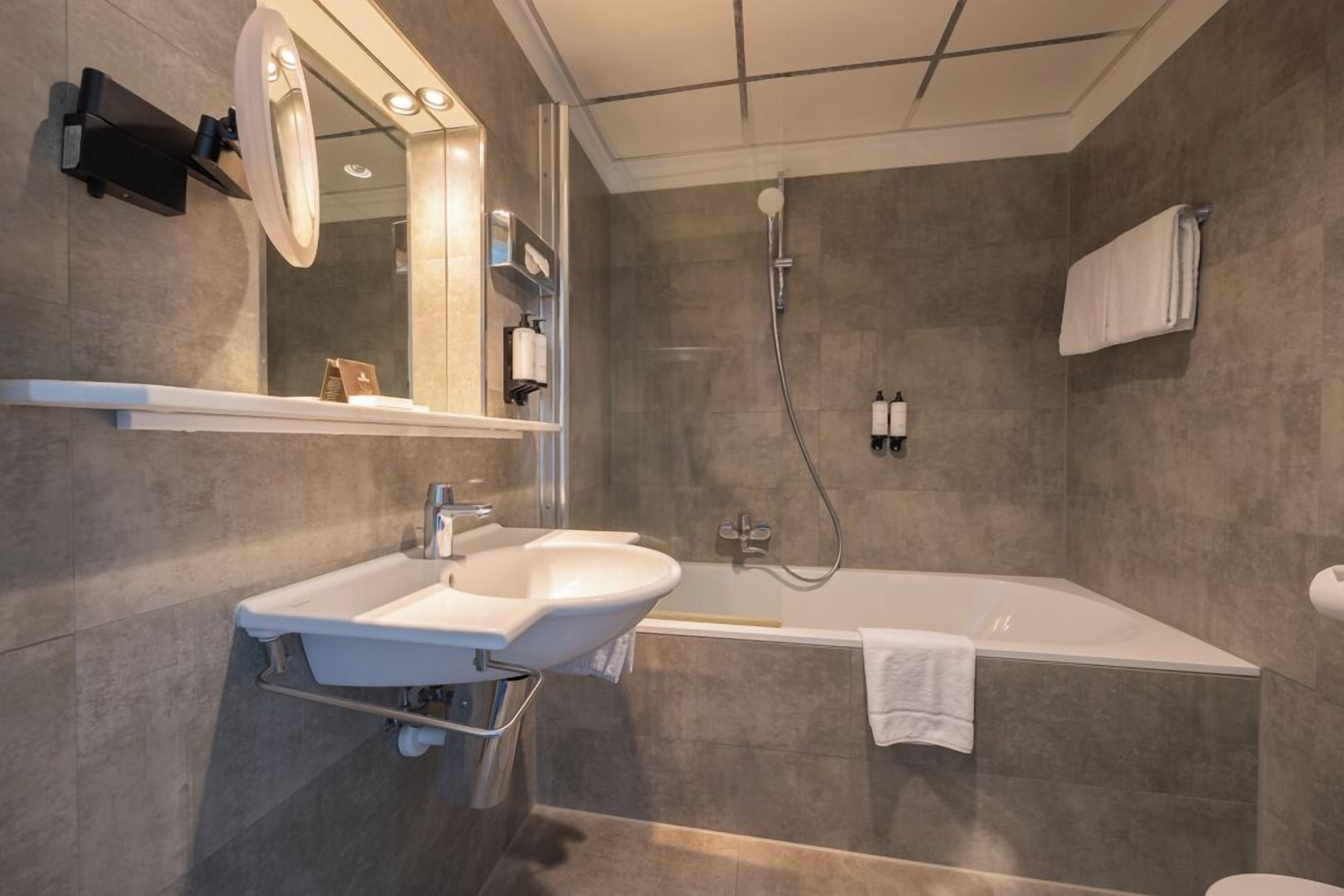 Photo - Apollofirst Boutique Hotel