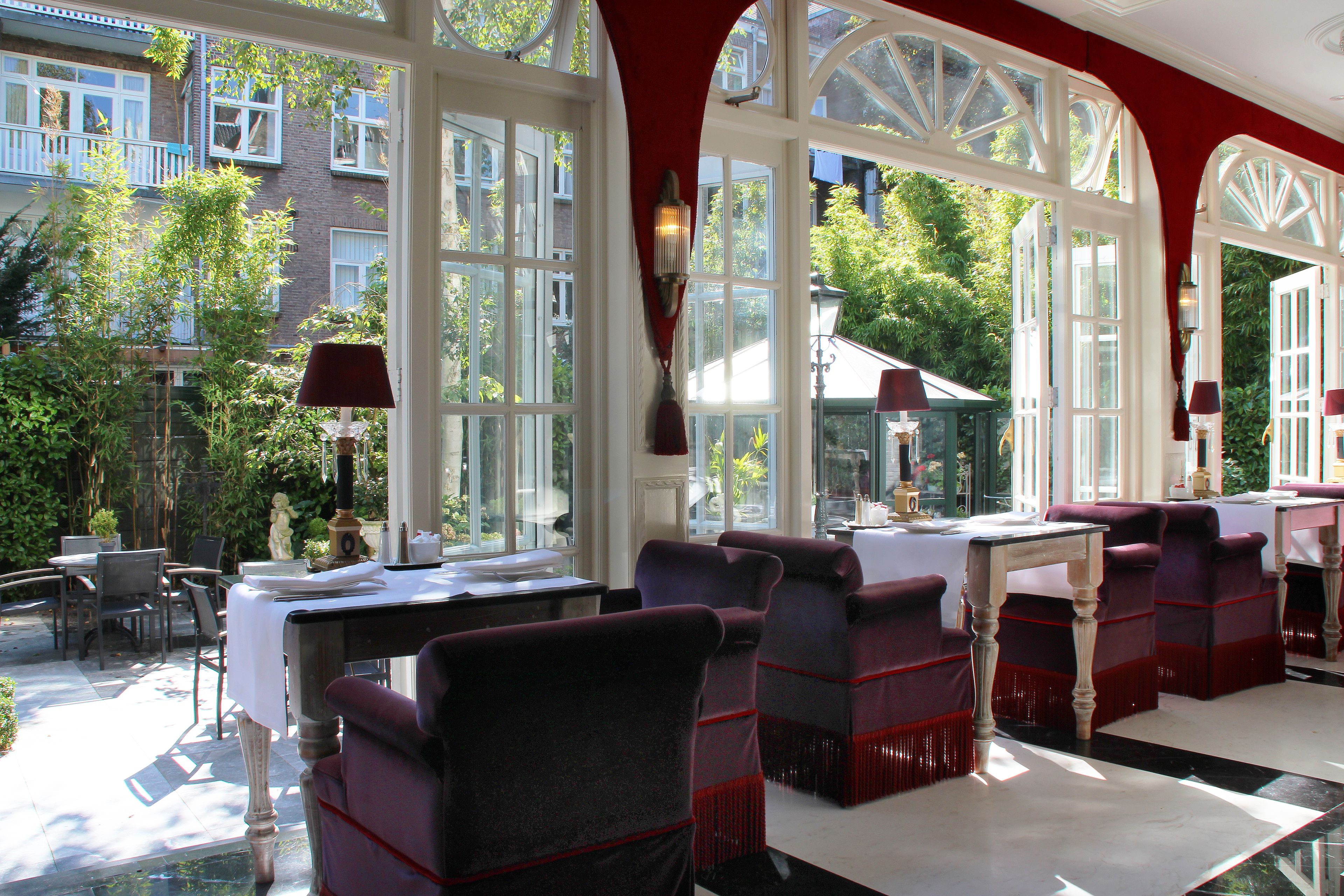 Daily buffet breakfast (EUR 22.50 per person)