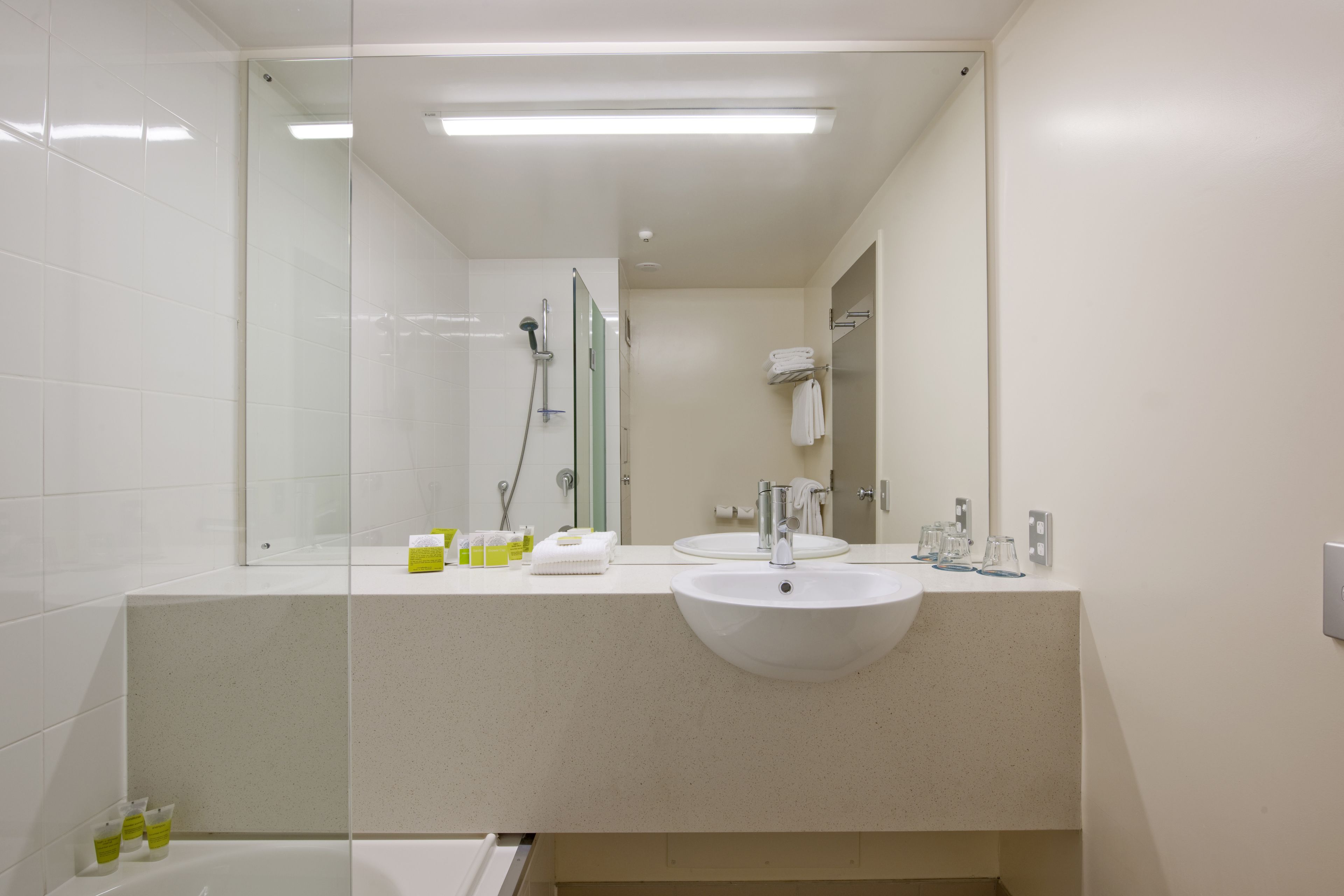 combined shower/bathtub, free toiletries, hair dryer, towels