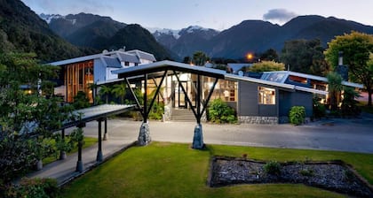 Scenic Hotel Franz Josef Glacier