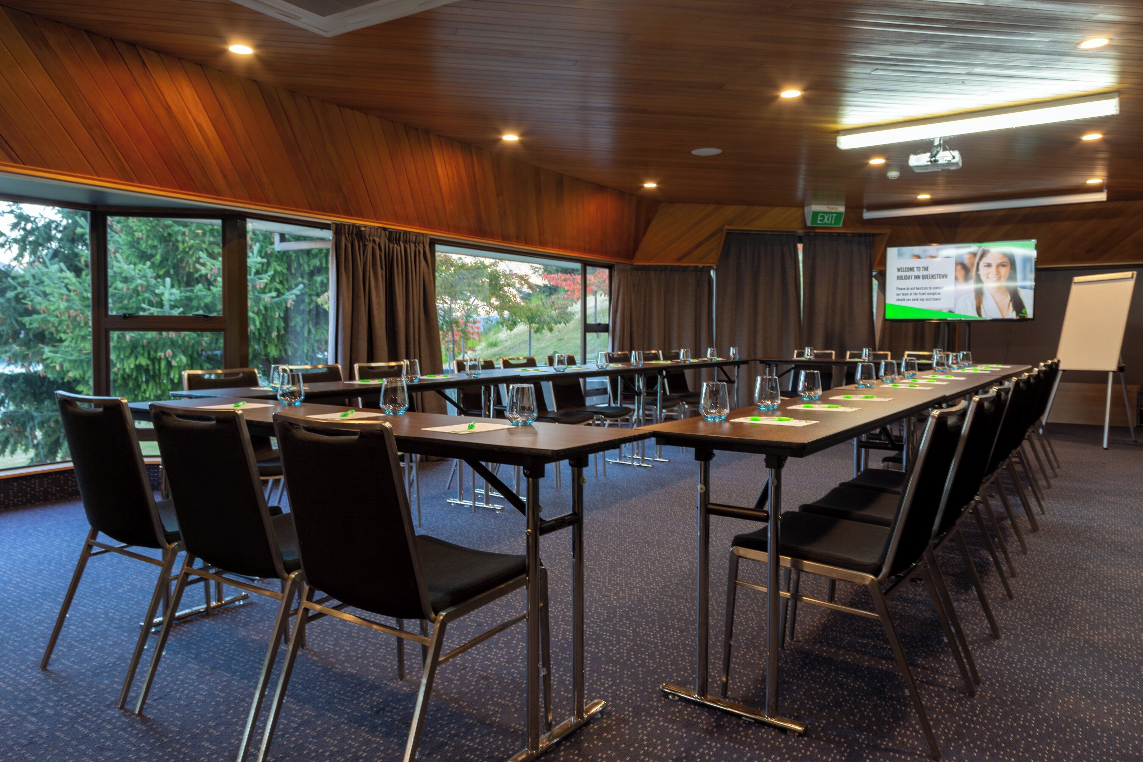Photo - Holiday Inn Queenstown Frankton Road by IHG