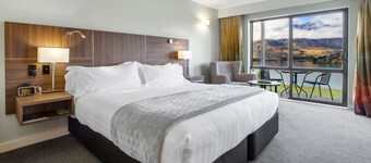 Holiday Inn Queenstown Frankton Road by IHG