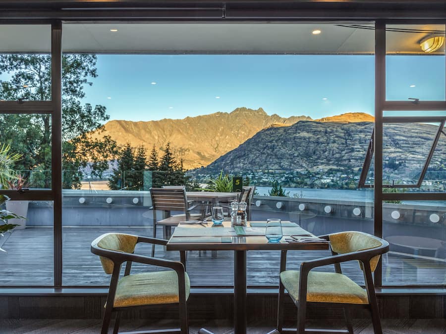 Serviço de café da manhã, culinária britânica, restaurante ao ar livre