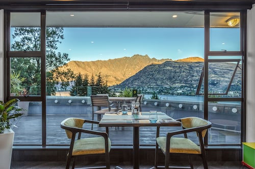 Holiday Inn Queenstown Frankton Road by IHG