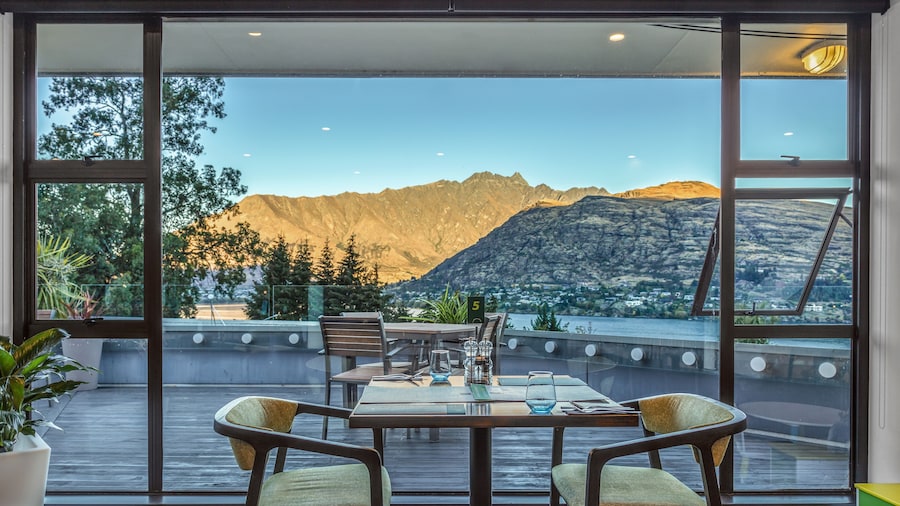 Holiday Inn Queenstown Frankton Road by IHG