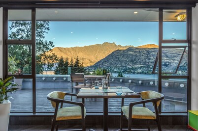 Holiday Inn Queenstown Frankton Road by IHG