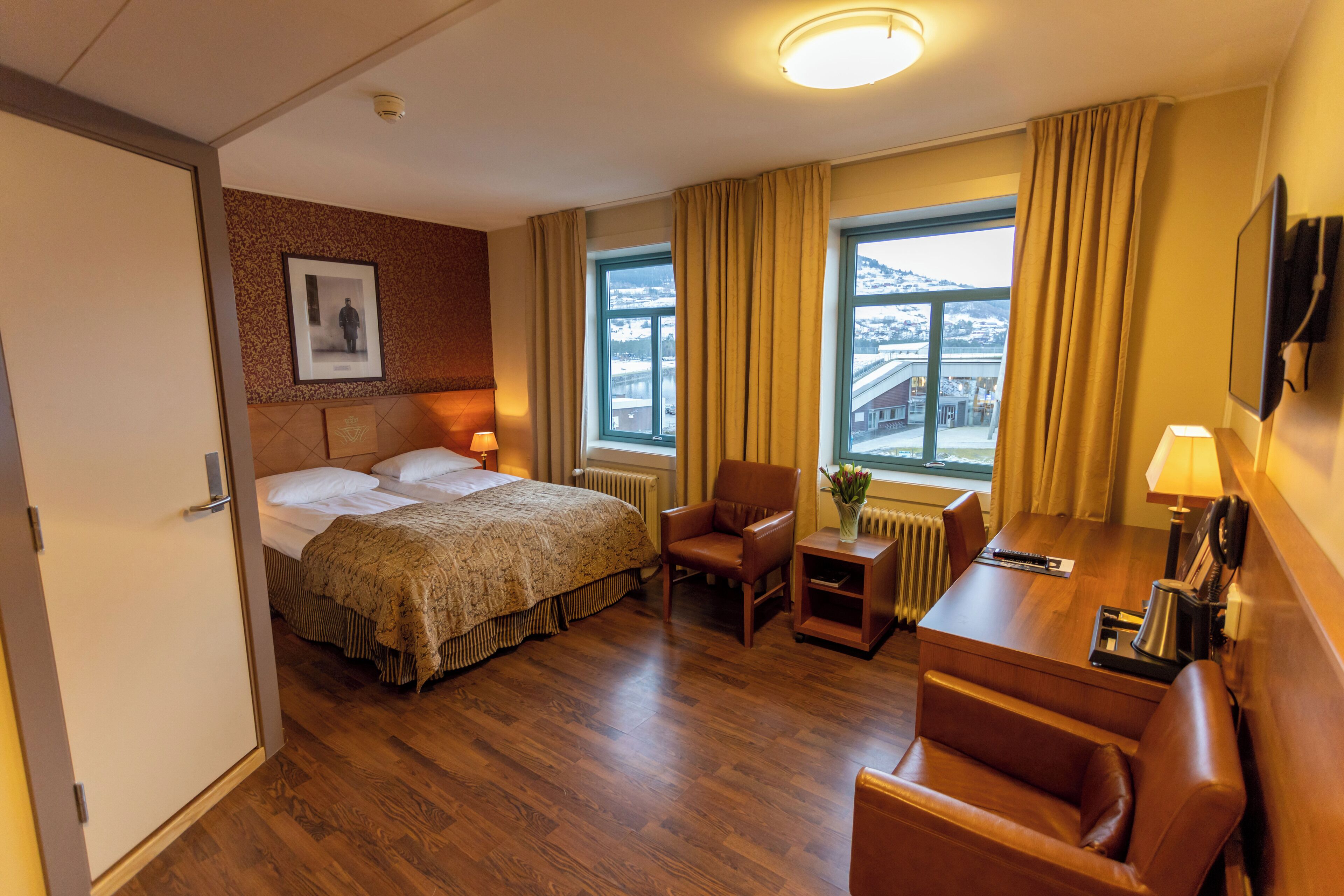 Standard double room in Station building, with railway view | Pillow-top beds, desk, blackout curtains, iron/ironing board