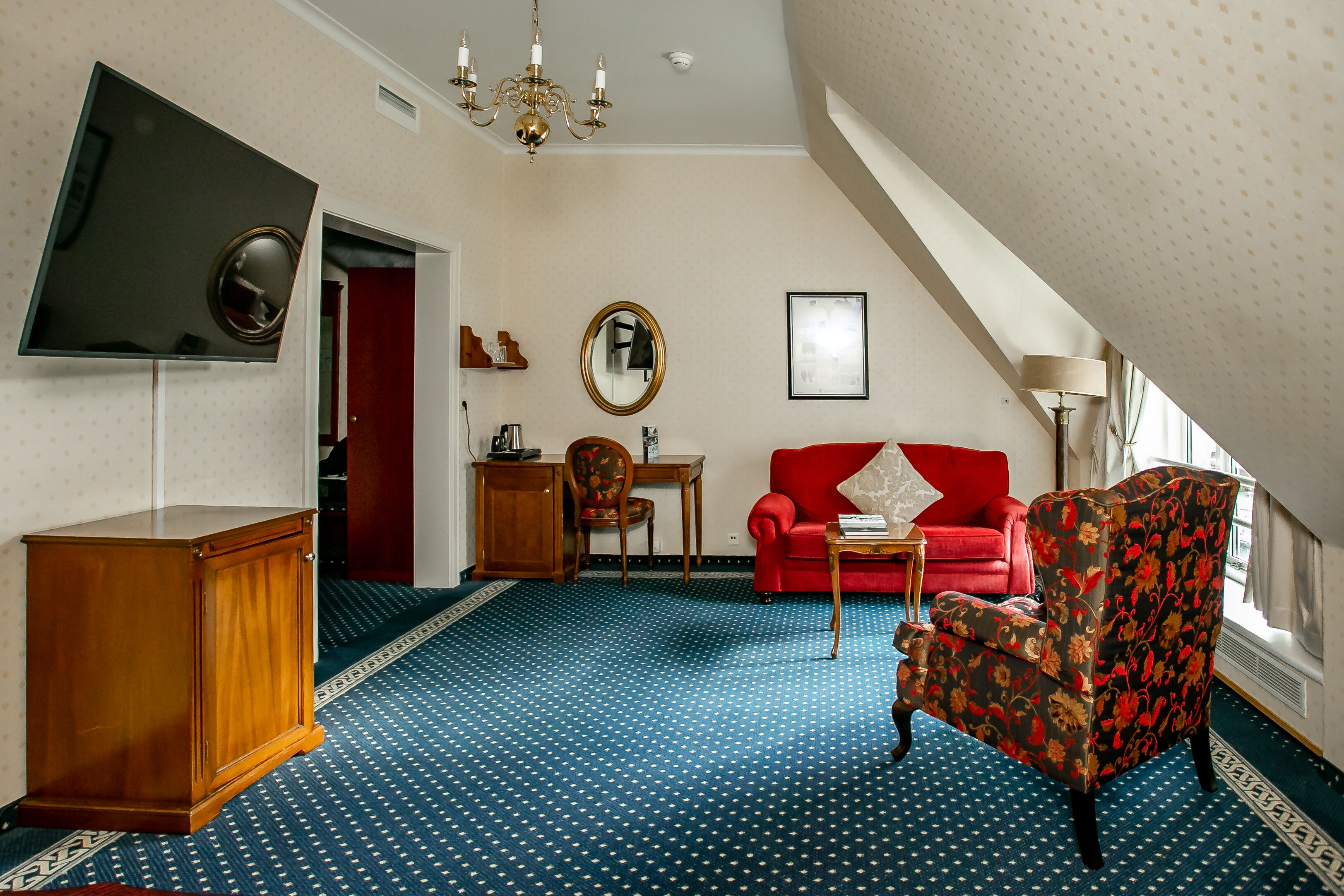 room (upgraded) | pillow-top beds, desk, blackout curtains, iron/ironing board