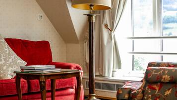 Pillowtop beds, desk, blackout drapes, iron/ironing board