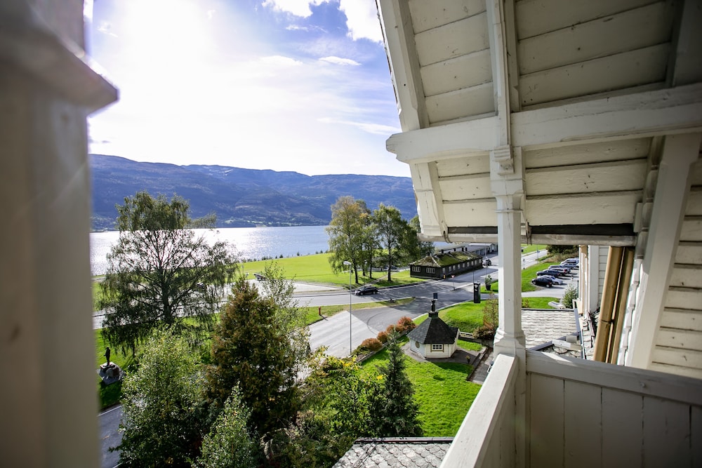 Fleischer's Hotel by null