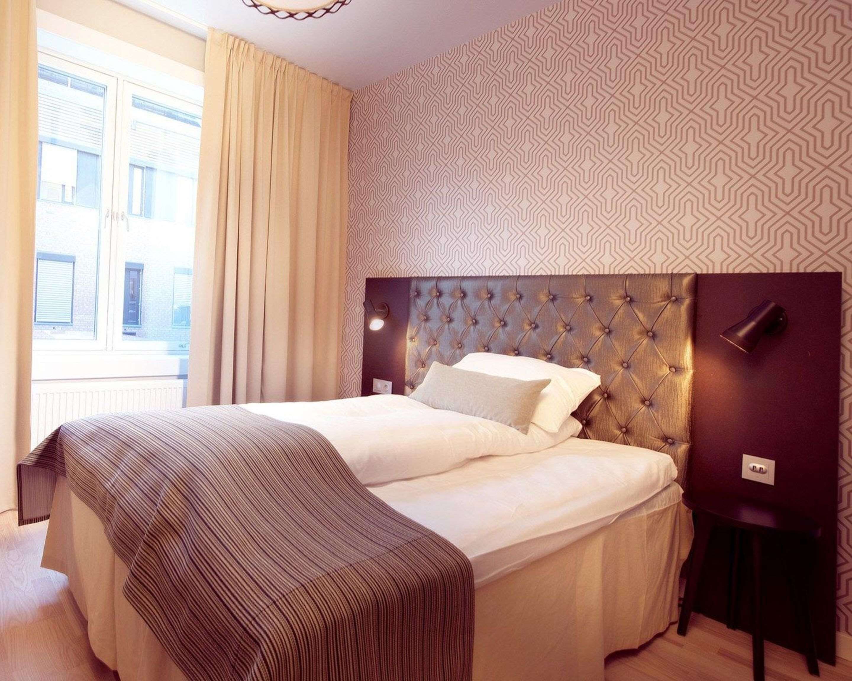 pillow-top beds, desk, iron/ironing board, cots/infant beds