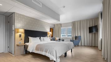 Superior tweepersoonskamer, 1 tweepersoonsbed, niet-roken | Pillowtop-bedden, een bureau, een strijkplank/strijkijzer, babybedden