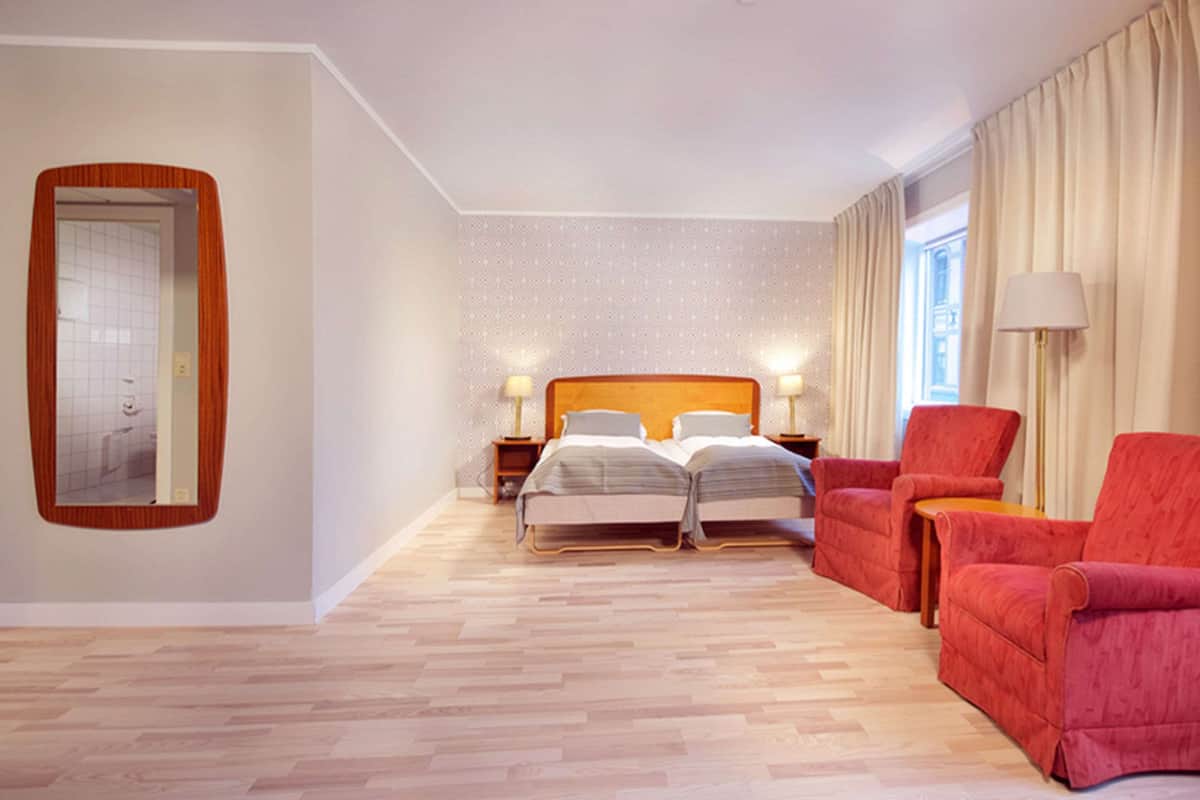 pillow-top beds, desk, iron/ironing board, cots/infant beds