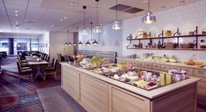 Petit déjeuner buffet compris tous les jours