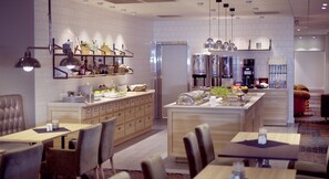 Free daily buffet breakfast