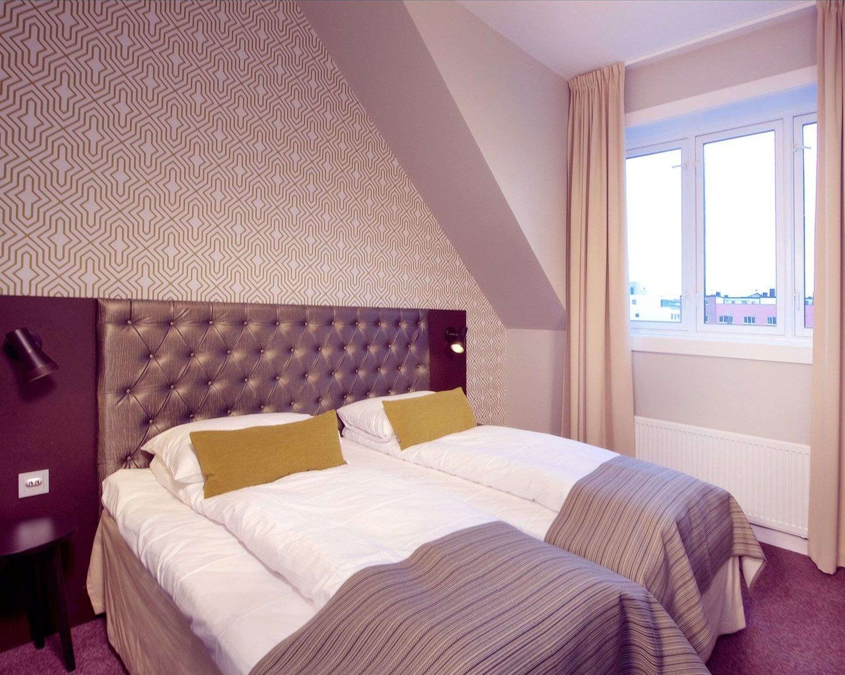 pillow-top beds, desk, iron/ironing board, cots/infant beds