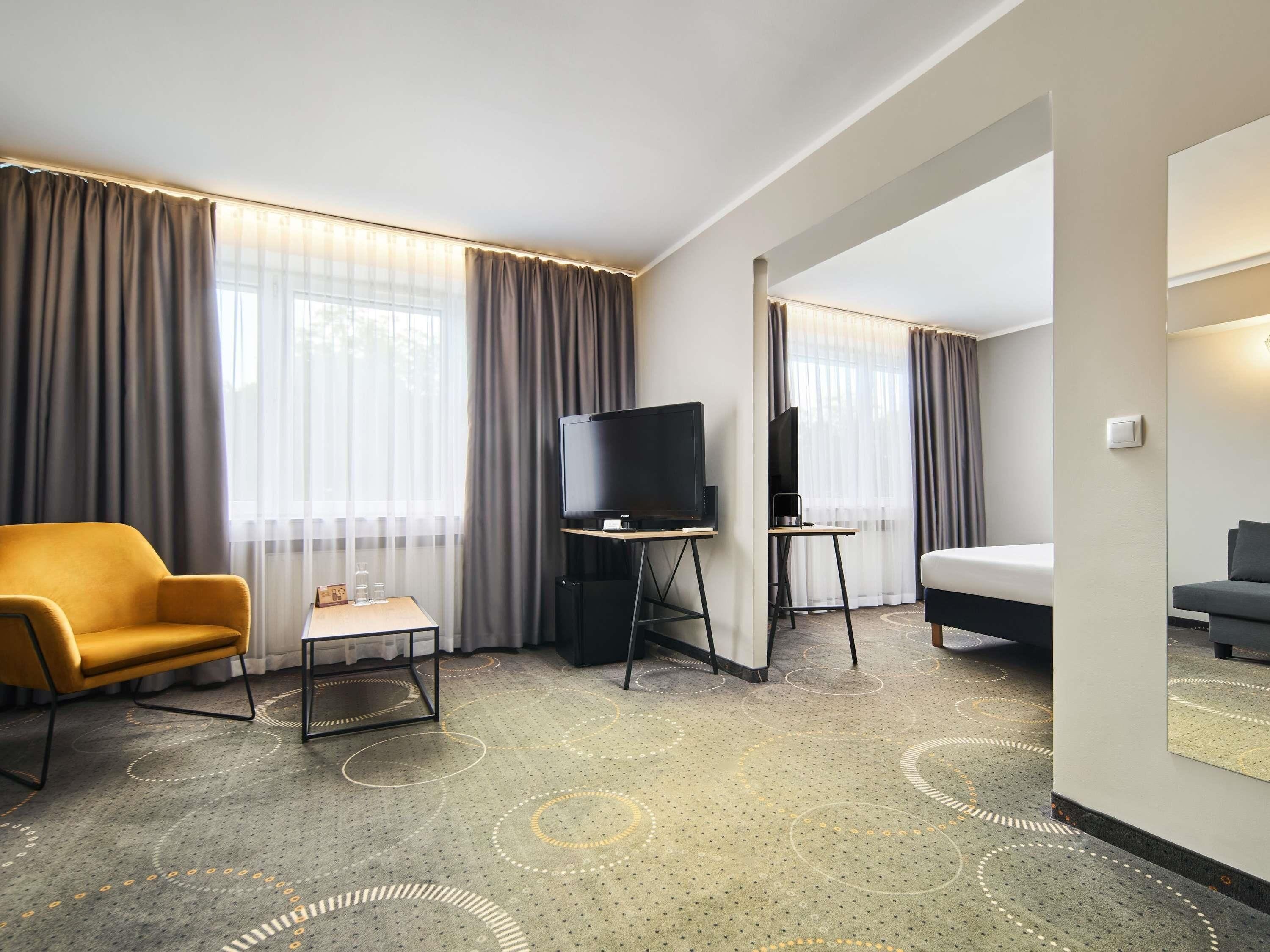 Superior-Apartment, 1 Schlafzimmer | Minibar, Schreibtisch, Verdunkelungsvorhänge, Zustellbetten