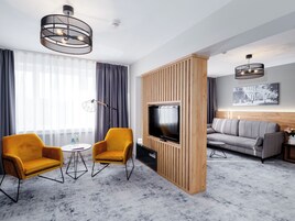 Minibar, escritorio, cortinas blackout y camas plegables/adicionales 