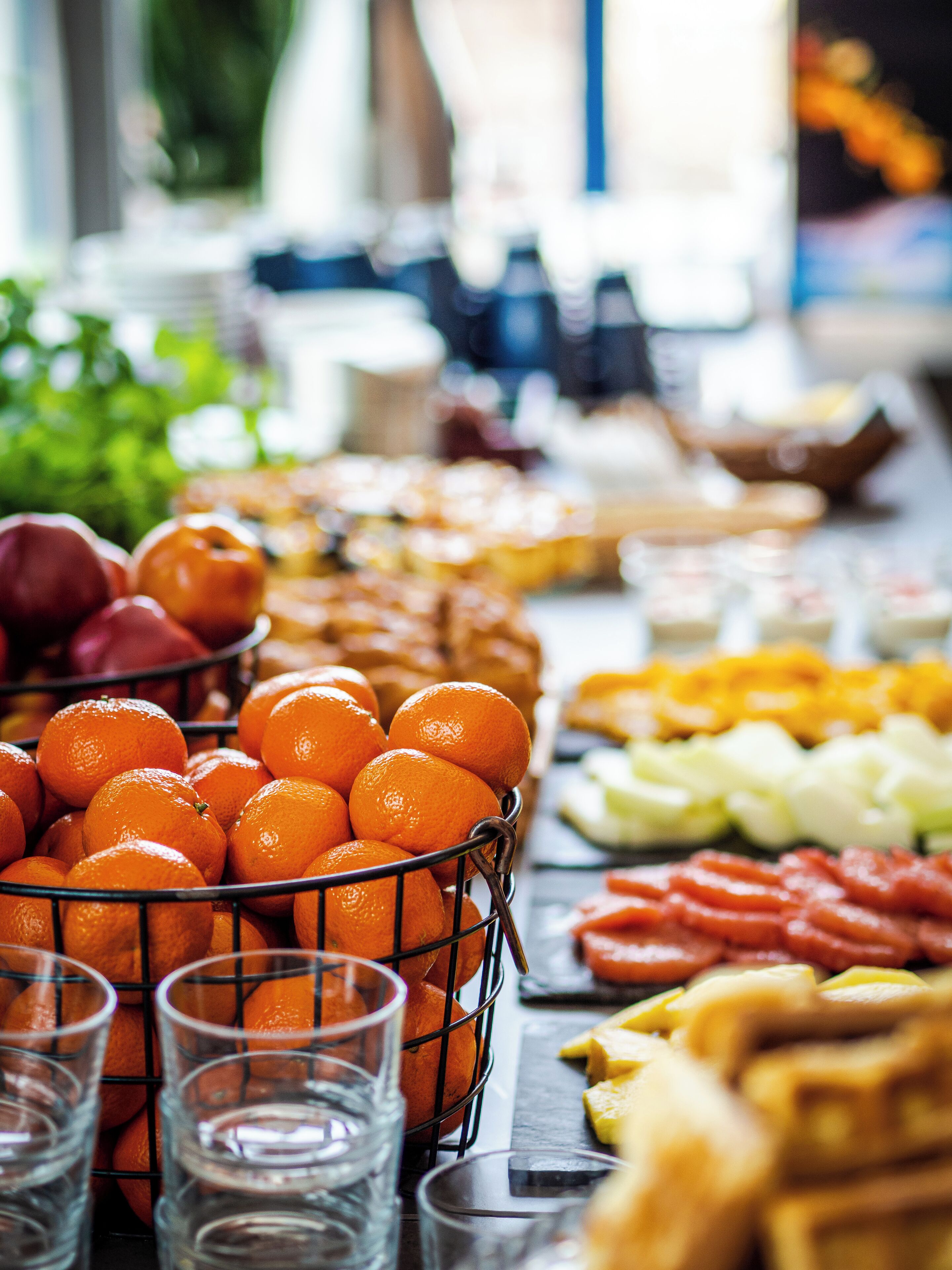 daily buffet breakfast (pln 75 per person)