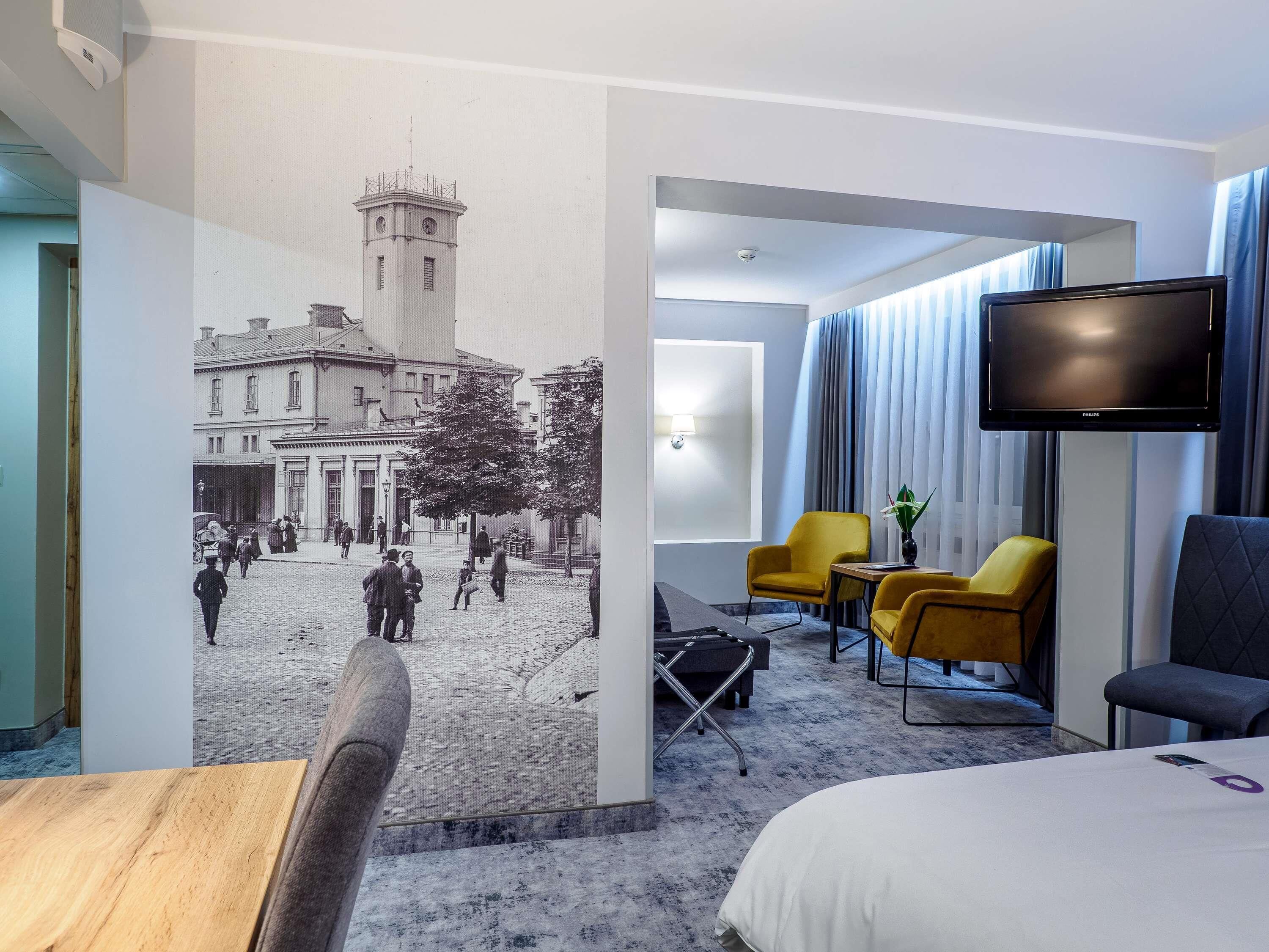 Family Studio, 2 Double Beds | Minibar, desk, blackout curtains, rollaway beds