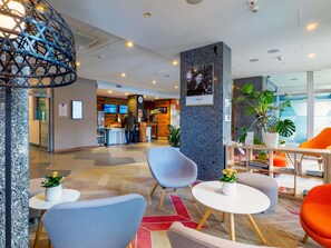 Lobby sitting area - Hotel Mercure Czestochowa Centrum (Czestochowa)