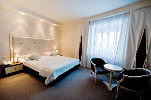 Superior Twin or Double Room | Premium bedding, blackout curtains, iron/ironing board, free WiFi