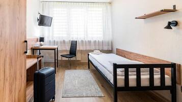 Enkeltrom – standard | Strykejern/-brett, wi-fi (inkludert) og sengetøy