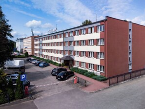 واجهة المنشأة