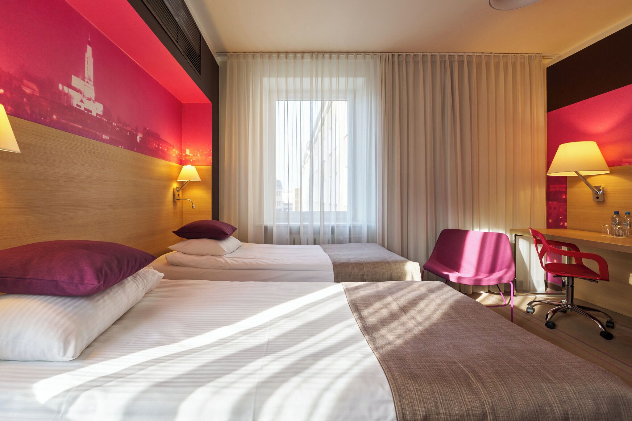 Standard Twin Room (Accessible) | Hypo-allergenic bedding, desk, laptop workspace, blackout drapes