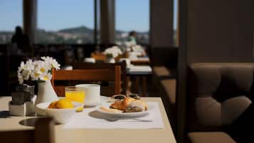 Daily buffet breakfast (EUR 9 per person)