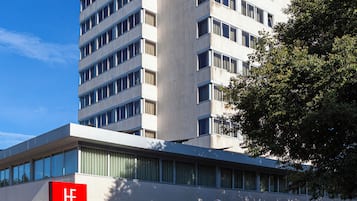 Vista frontal de la propiedad