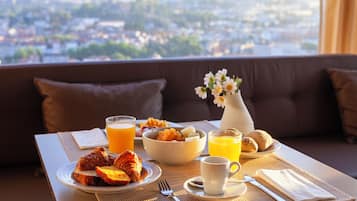 Frokostbuffé hver dag (EUR 9 per person)