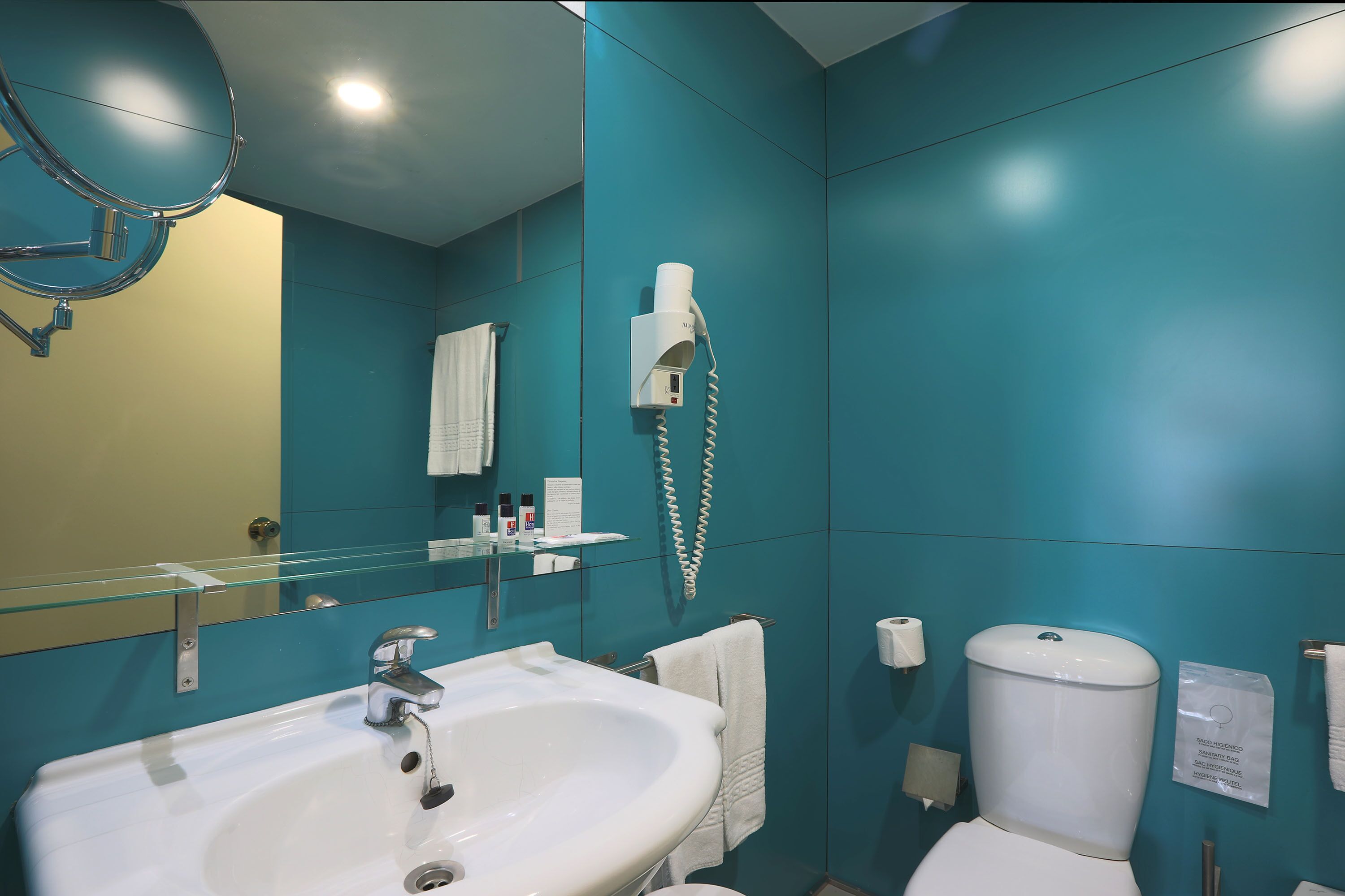family room (2 adults + 2 children) | bathroom | deep-soaking bathtub, hair dryer, bidet, towels