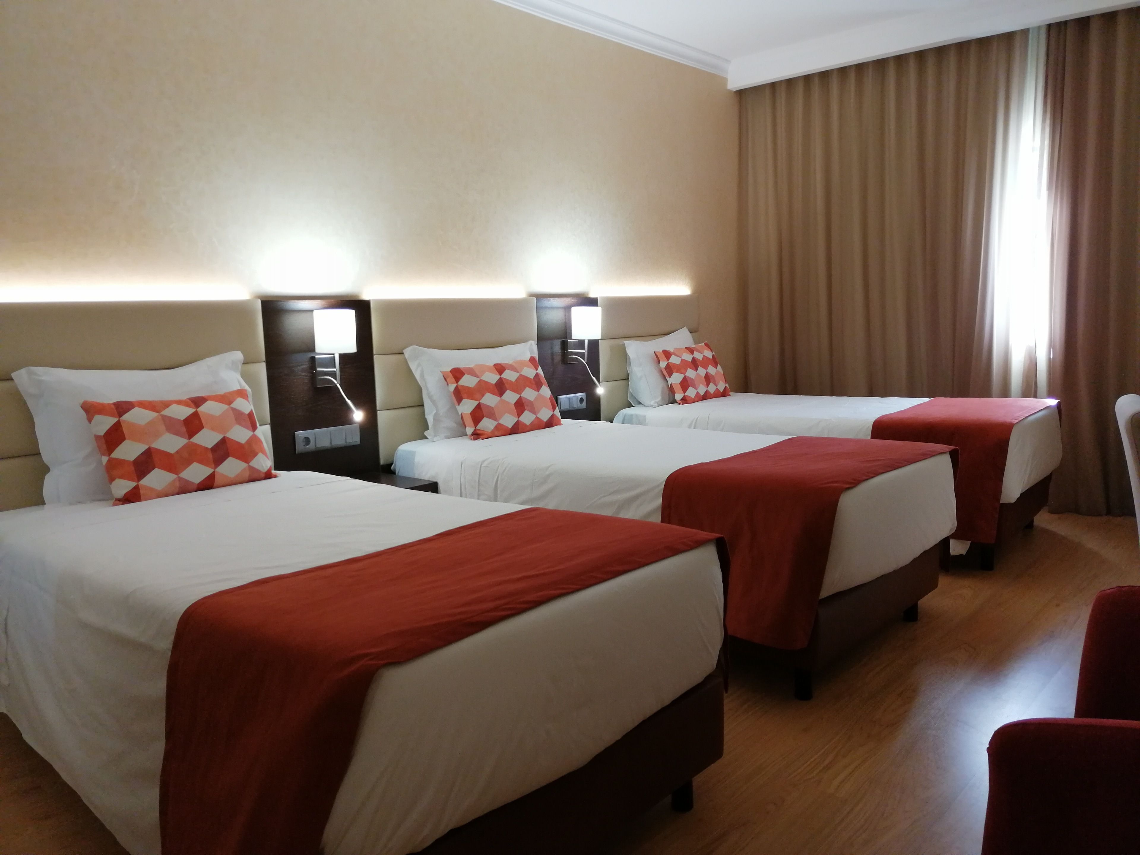 triple room | minibar, in-room safe, desk, soundproofing