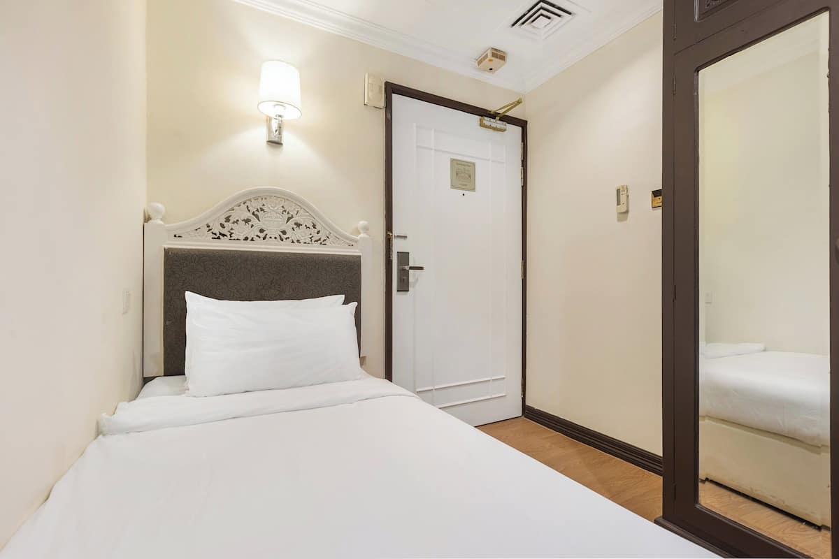 Single Room | In-room safe, blackout curtains, iron/ironing board (on request)