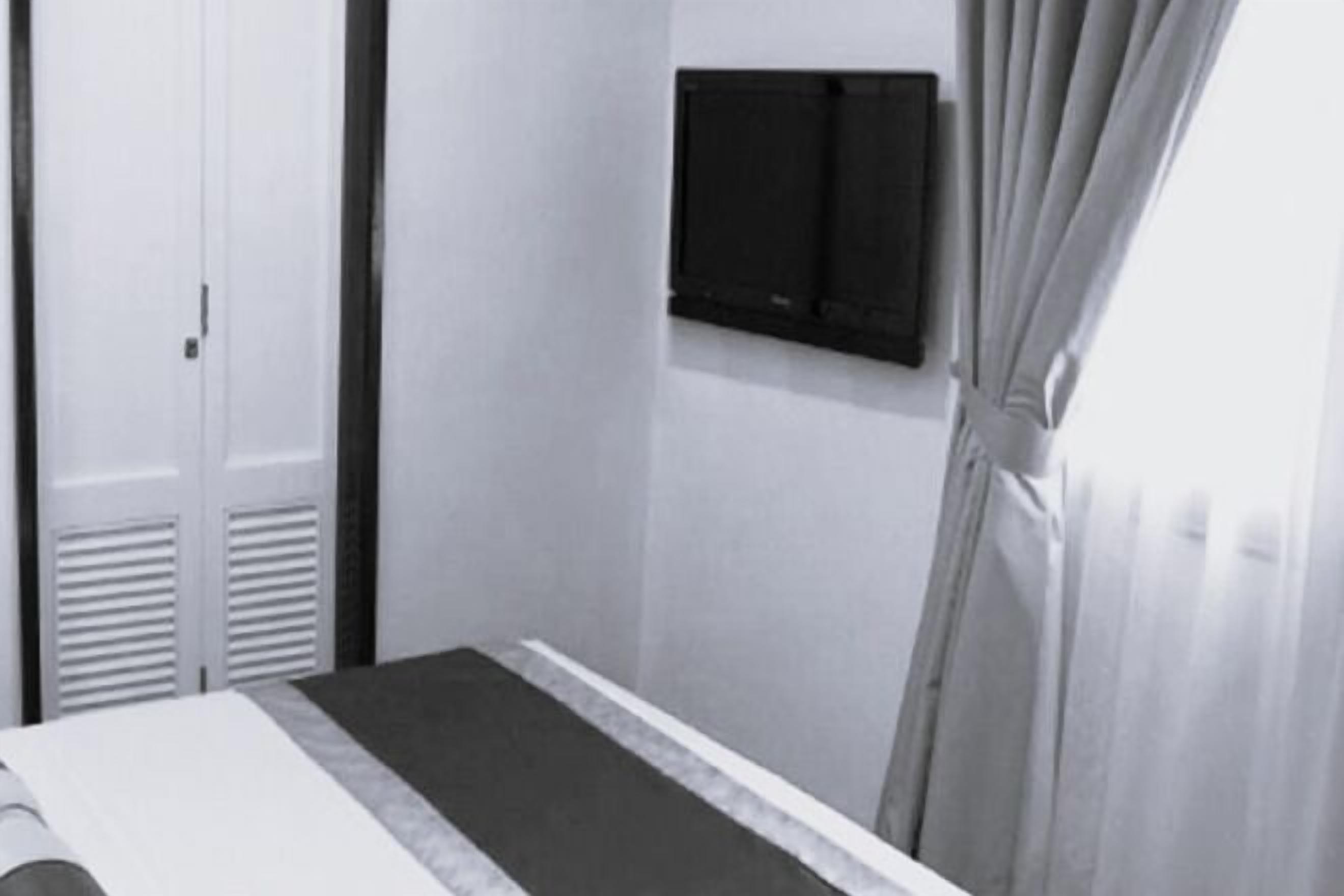In-room safe, blackout curtains, iron/ironing board, free WiFi