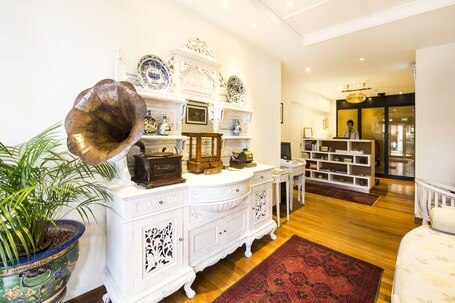 The Inn At Temple Street - Image 2