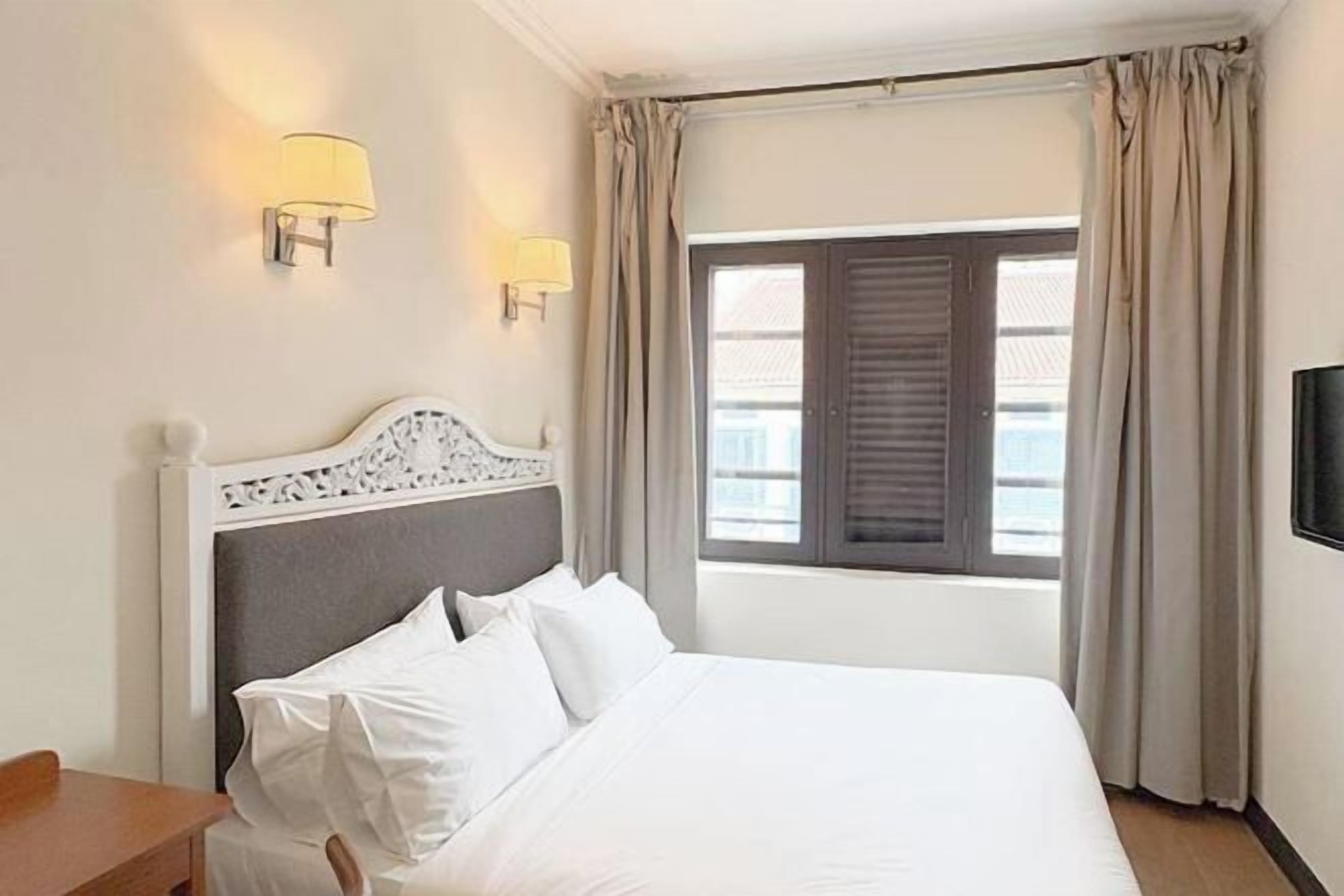 In-room safe, blackout drapes, iron/ironing board, free WiFi